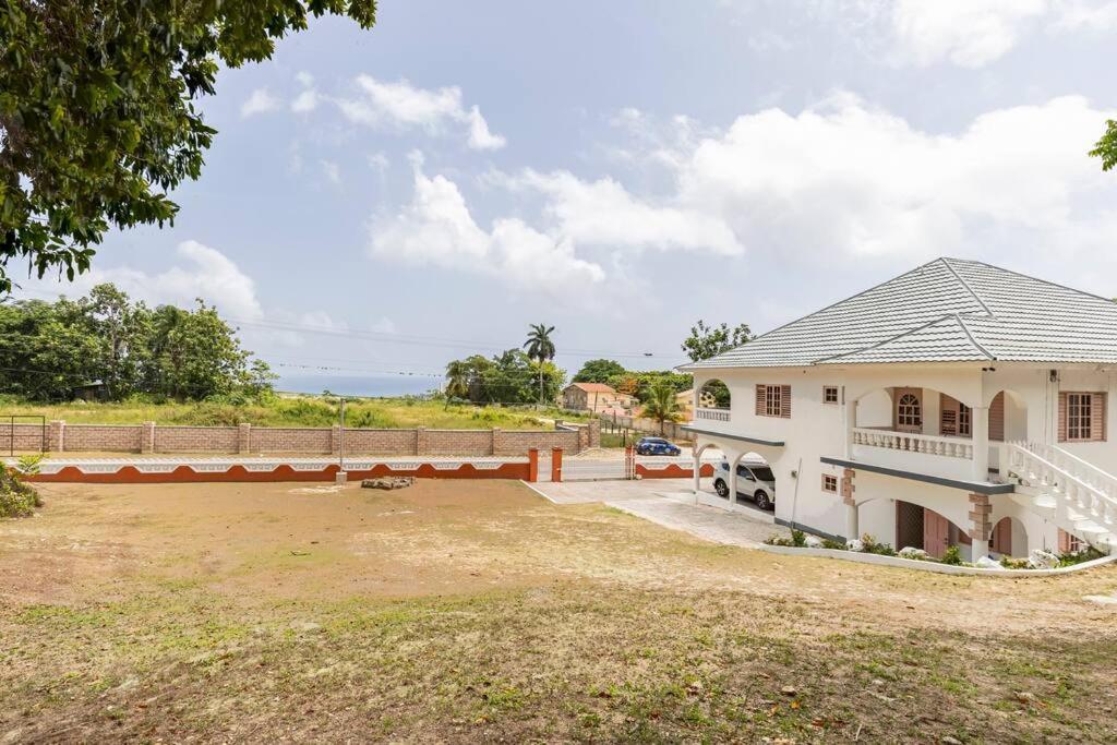 Ferienwohnung Shaw Park Gem Ocho Rios Exterior foto