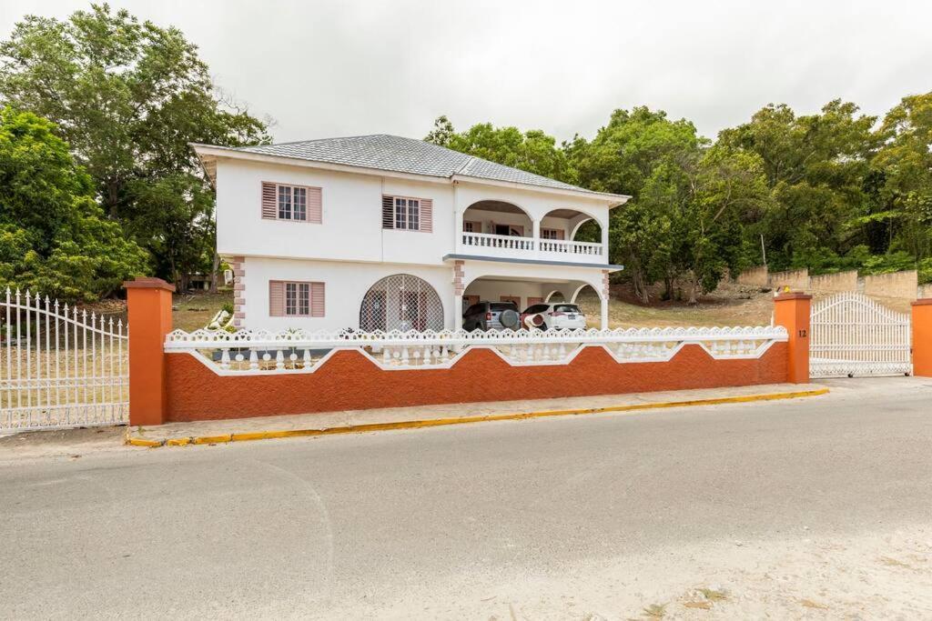 Ferienwohnung Shaw Park Gem Ocho Rios Exterior foto